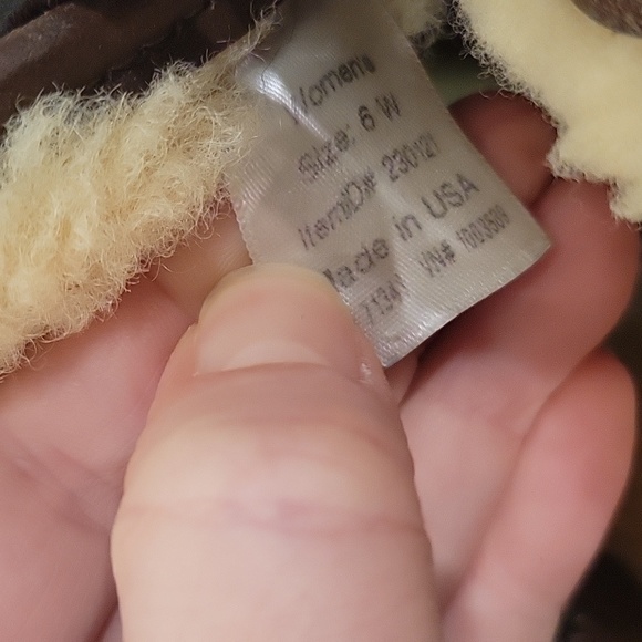 LLBean 10" Shearling Lined Bean Boot - Picture 8 of 9